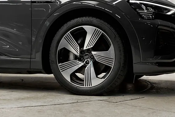 Audi Q8 E-Tron 2024 photo 2