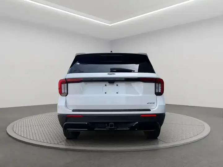 Ford Explorer 2025 photo 5