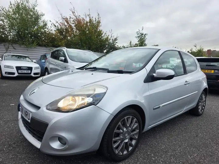 Renault Clio 2011 photo 3