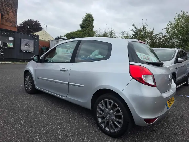 Renault Clio 2011 photo 4