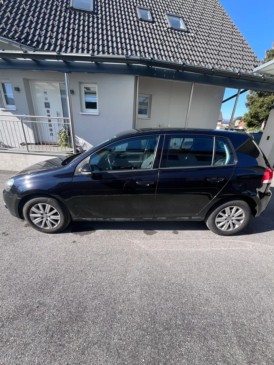 Volkswagen Golf 2010 photo 2