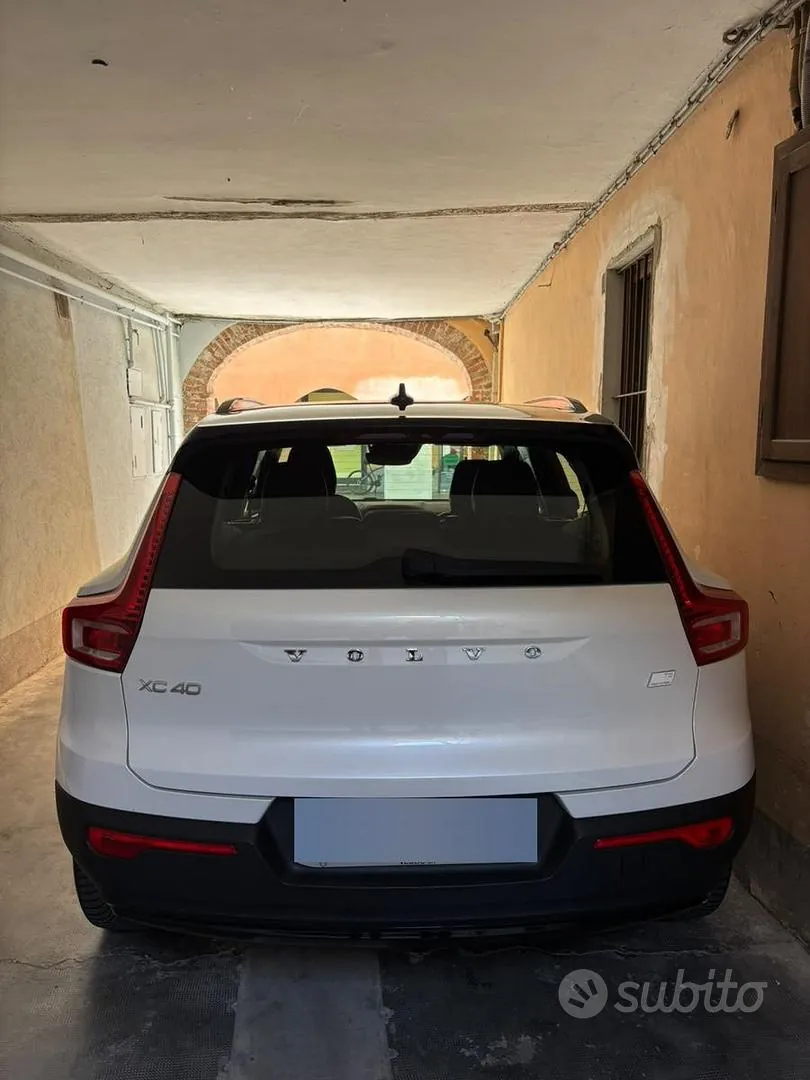 Volvo Xc40 2021 photo 2
