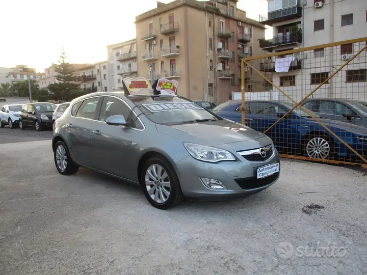 Opel Astra 2011 photo 3