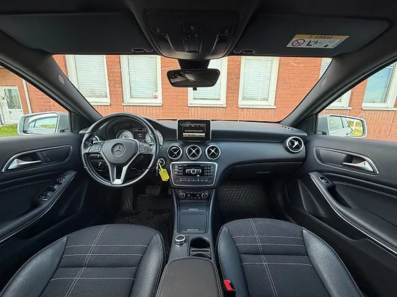 Mercedes-Benz A180 2015 photo 3