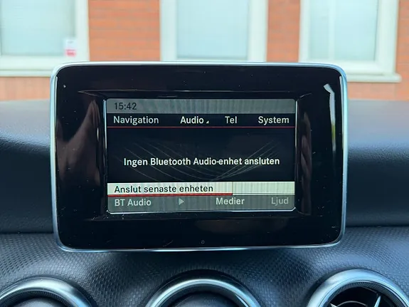 Mercedes-Benz A180 2015 photo 4