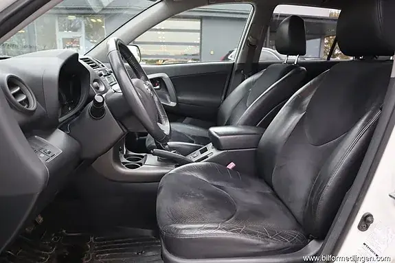 Toyota Rav4 2010 photo 4