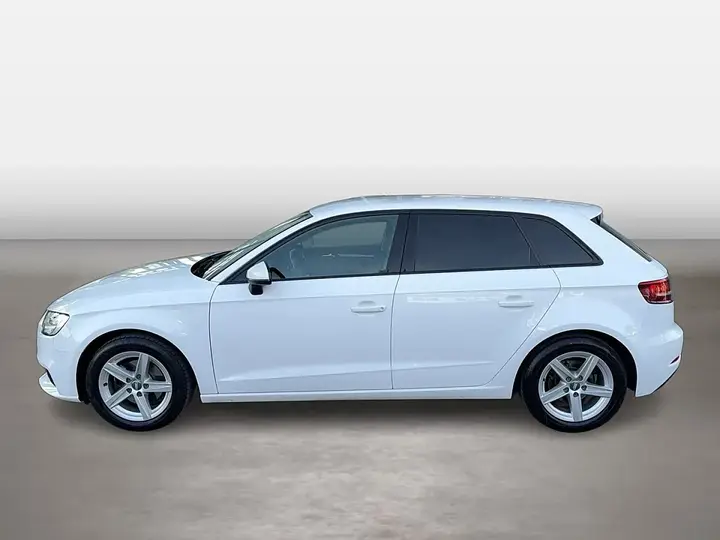 Audi A3 2018 photo 2