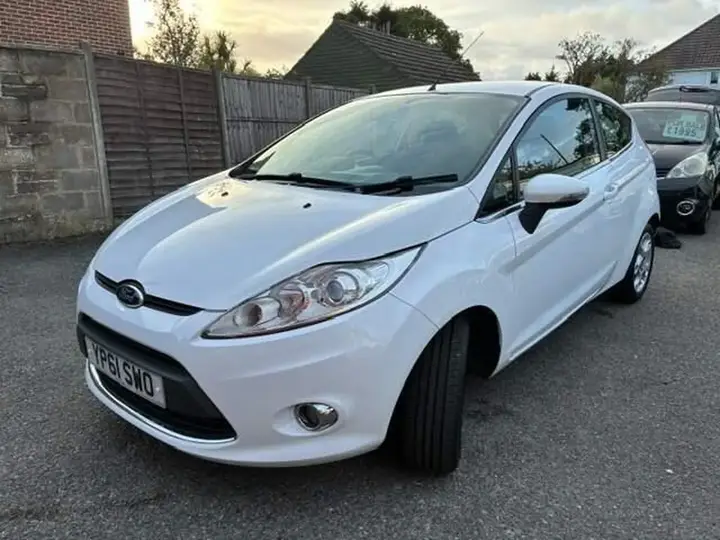 Ford Fiesta 2011 photo 3
