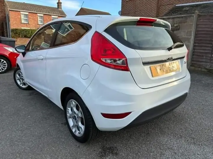 Ford Fiesta 2011 photo 5