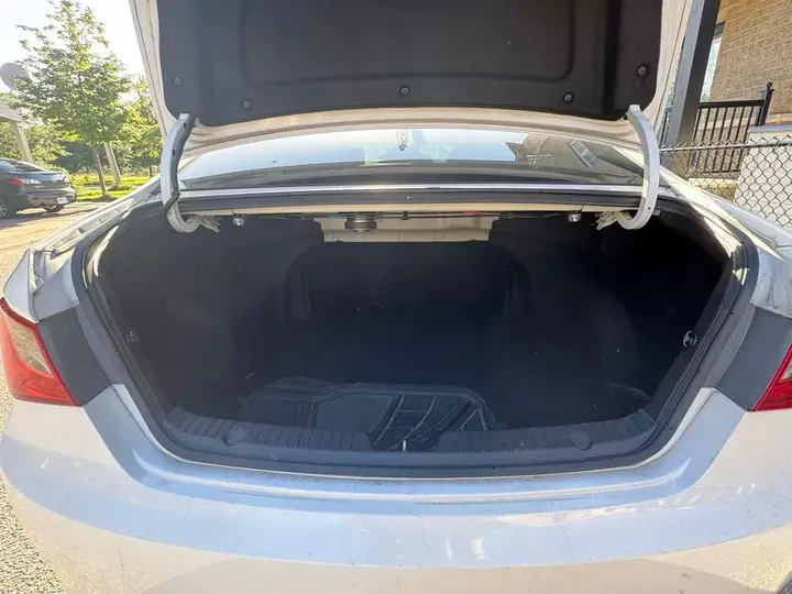 Hyundai Sonata 2013 photo 3