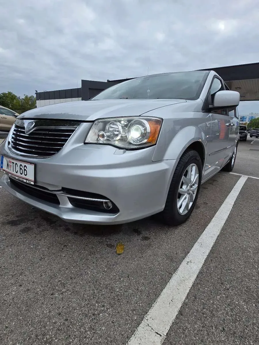 Lancia Voyager