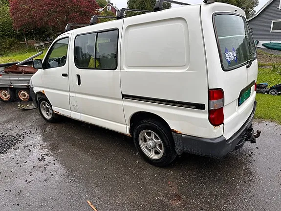 Toyota Hiace 2007 photo 3