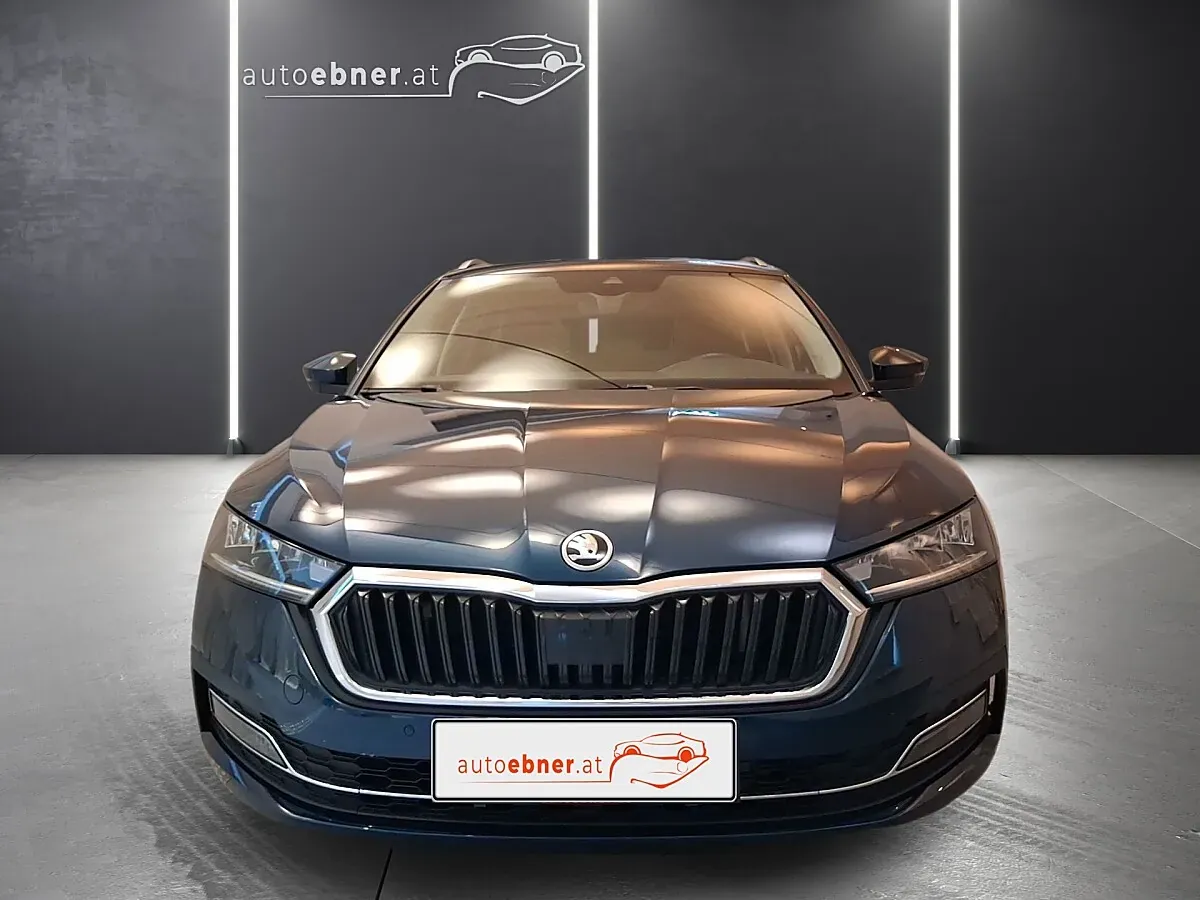 Skoda Octavia 2024 photo 2