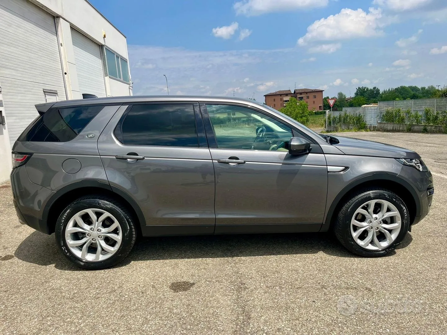 Land Rover Discovery Sport 2019 photo 4