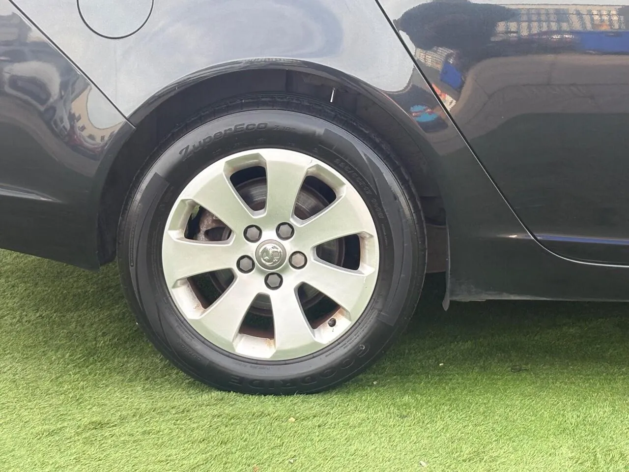 Vauxhall Insignia 2011 photo 5