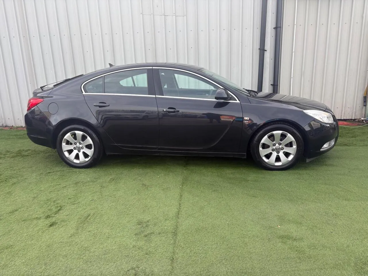 Vauxhall Insignia 2011 photo 3