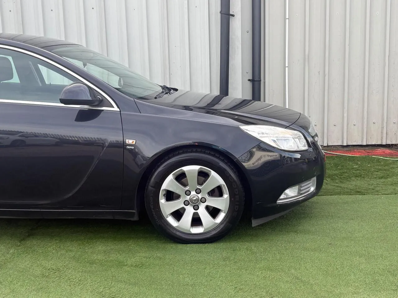 Vauxhall Insignia 2011 photo 4