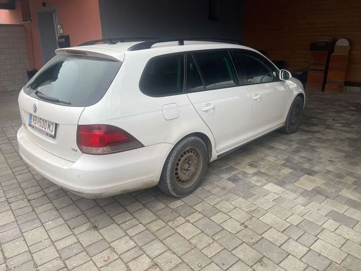 Volkswagen Golf 2010 photo 3