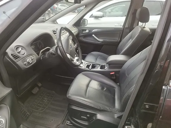 Ford S-Max 2013 photo 3