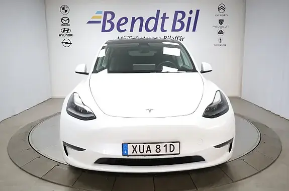 Tesla Model Y 2021 photo 2