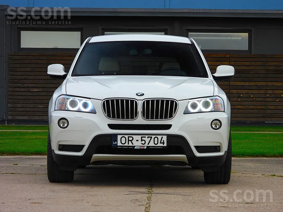 BMW X3 2013 photo 2