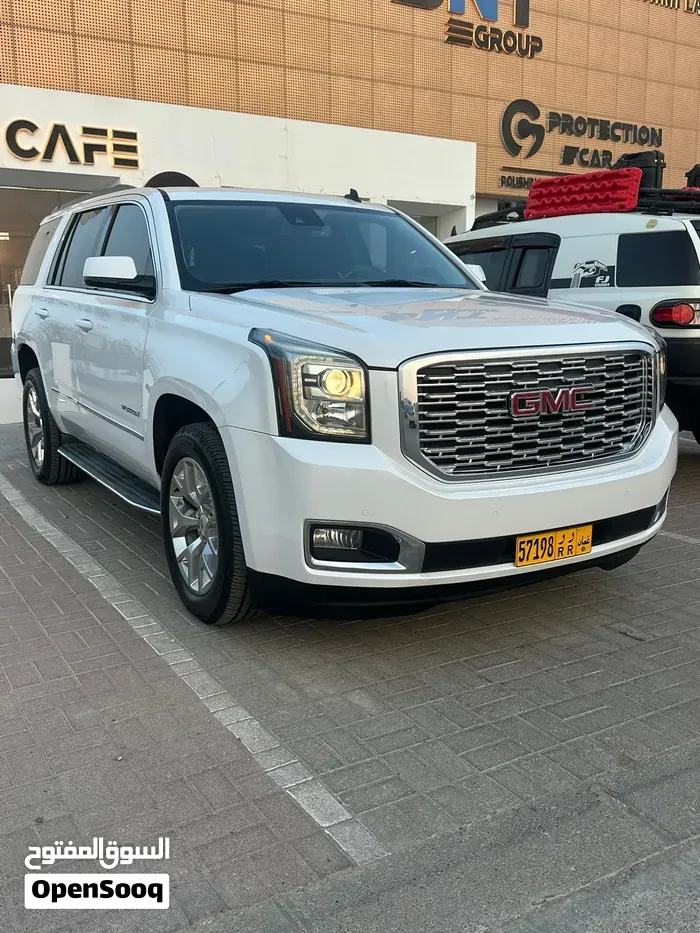GMC Yukon 2018 photo 2