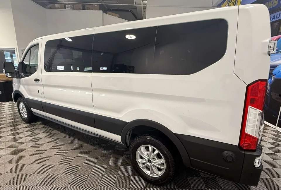 Ford Transit 2024 photo 3