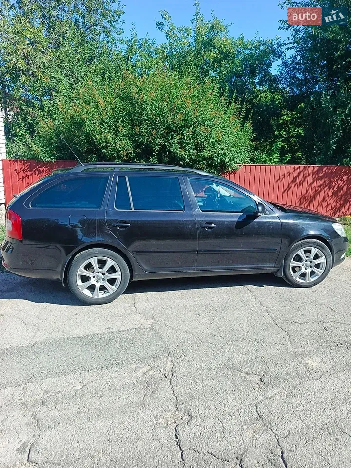 Skoda Octavia 2011 photo 2