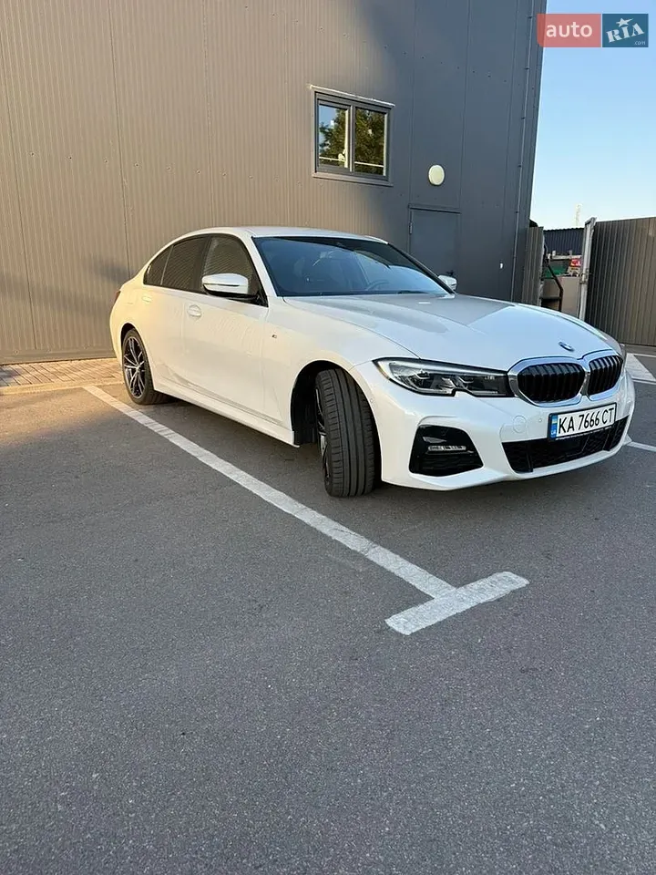 BMW 3 Series 2022 photo 2