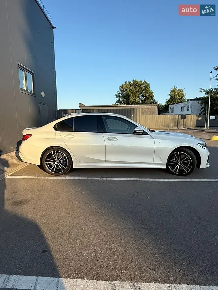 BMW 3 Series 2022 photo 4