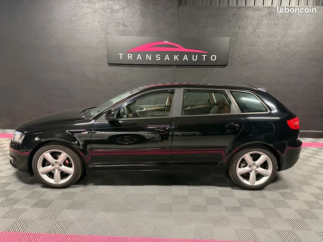 Audi A3 2010 photo 2