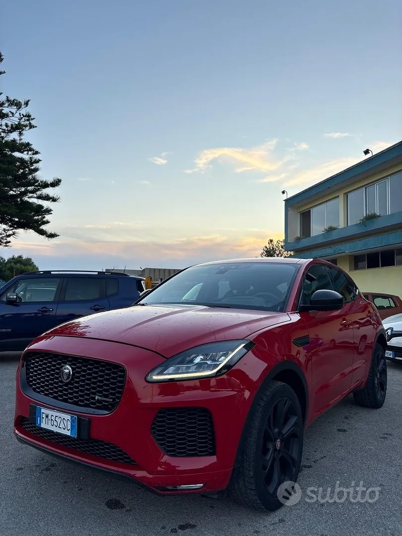 Jaguar E-Pace 2017 photo 3