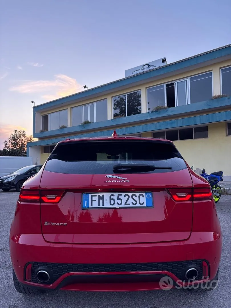 Jaguar E-Pace 2017 photo 5