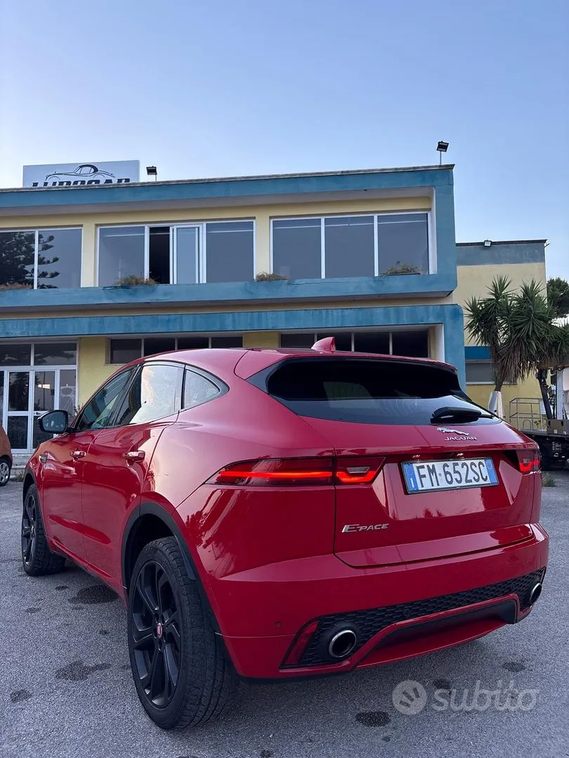 Jaguar E-Pace 2017 photo 4