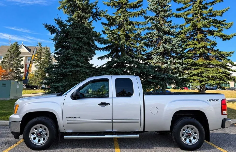 GMC Sierra 1500 2011 photo 2