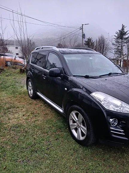 Peugeot 4007 2008 photo 2