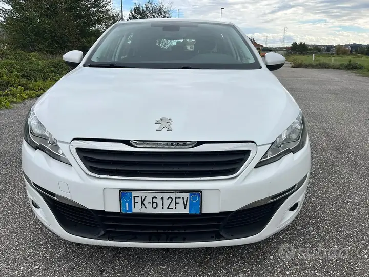 Peugeot 308 2017 photo 2