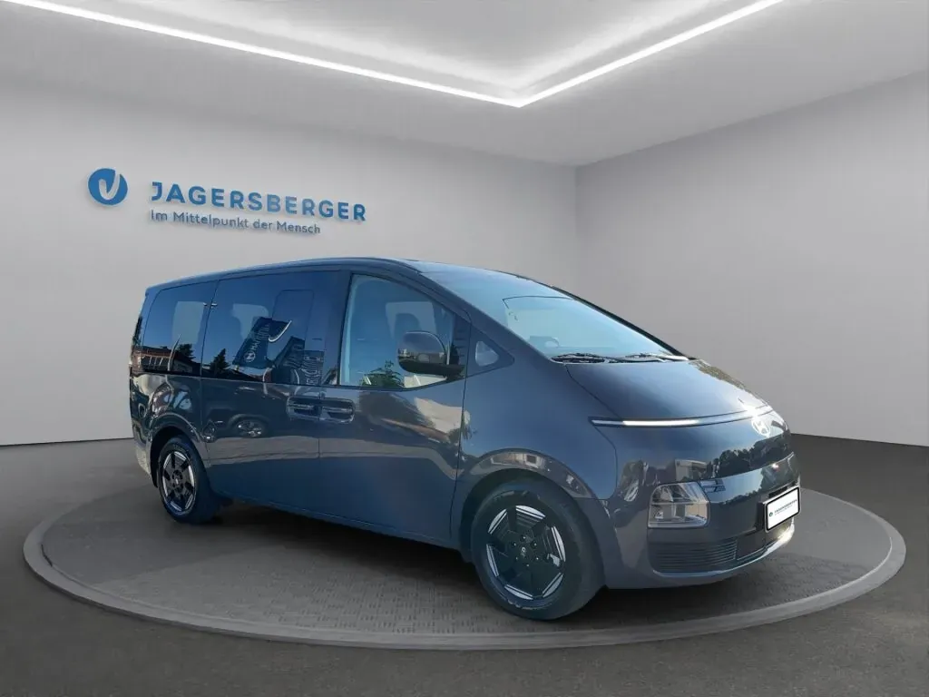 Hyundai Staria 2026 photo 3
