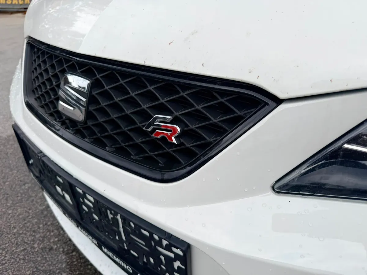 Seat Ibiza 2017 photo 2