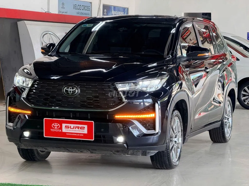 Toyota Innova Cross