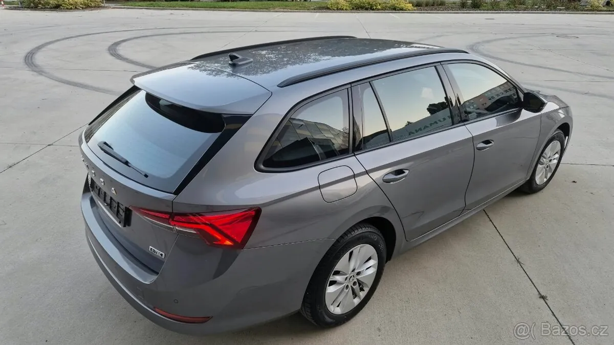 Skoda Octavia Combi 2023 photo 4