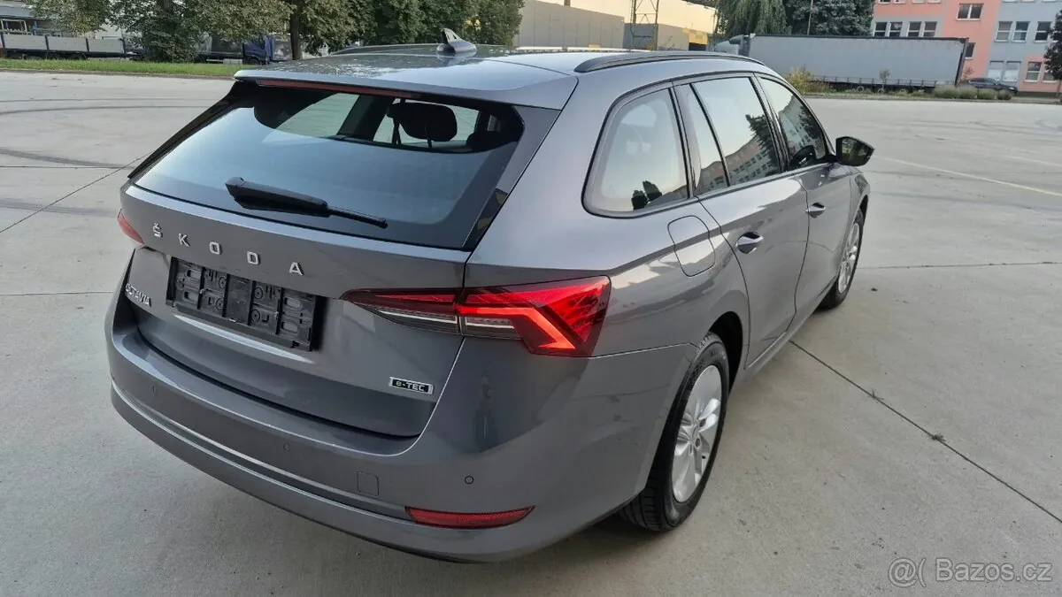 Skoda Octavia Combi 2023 photo 5