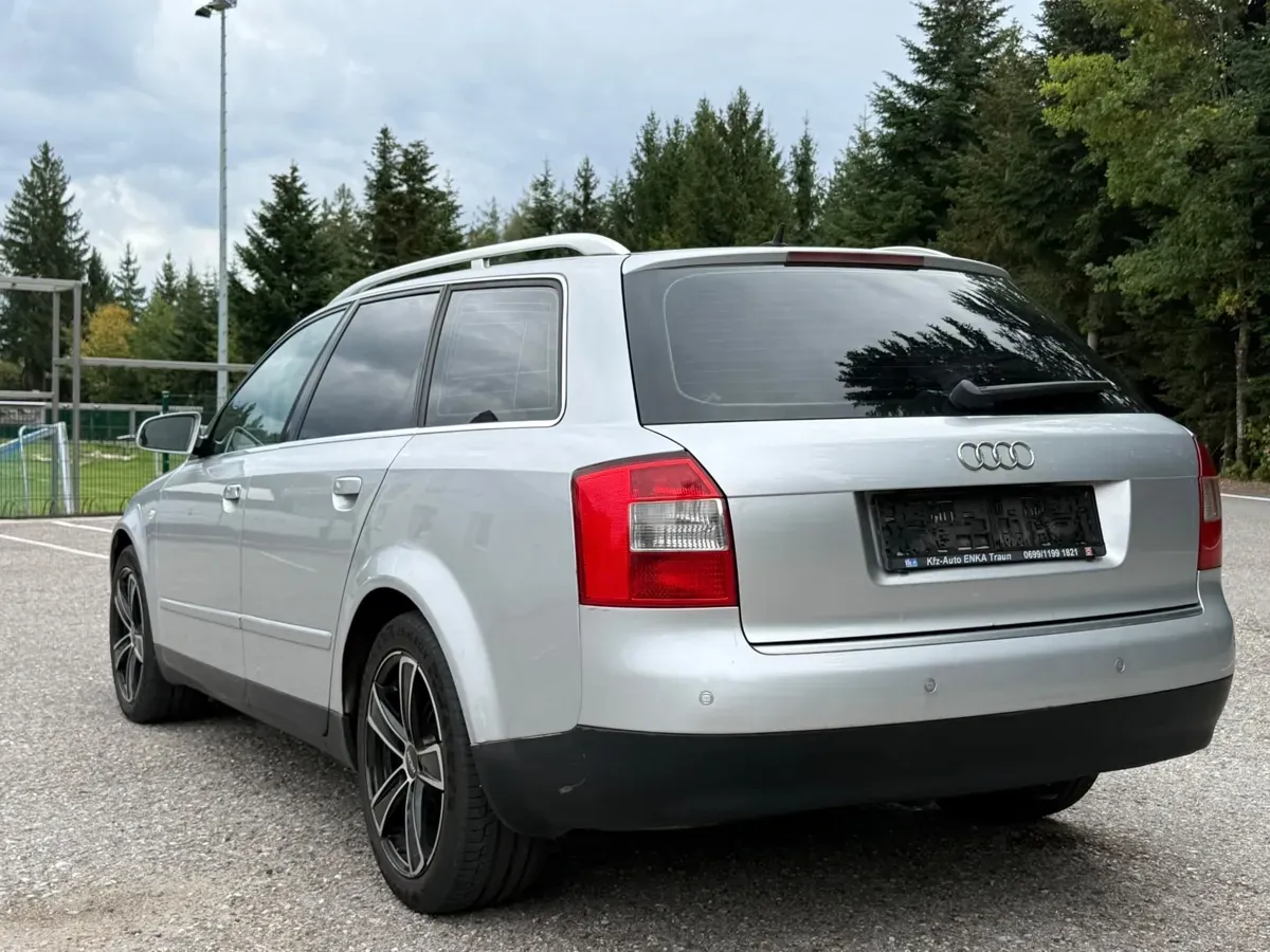 Audi A4 2003 photo 2