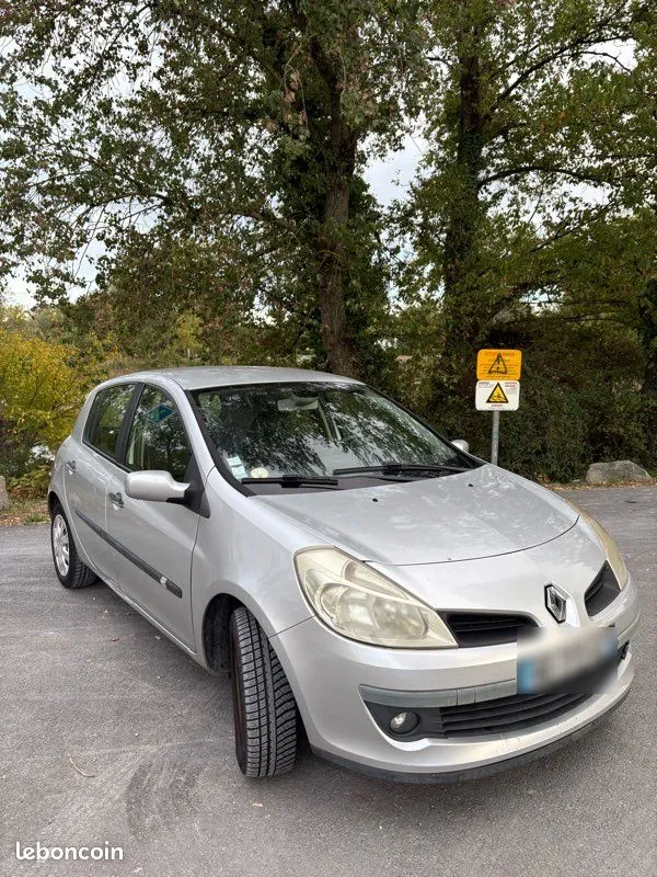 Renault Clio 2008 photo 2