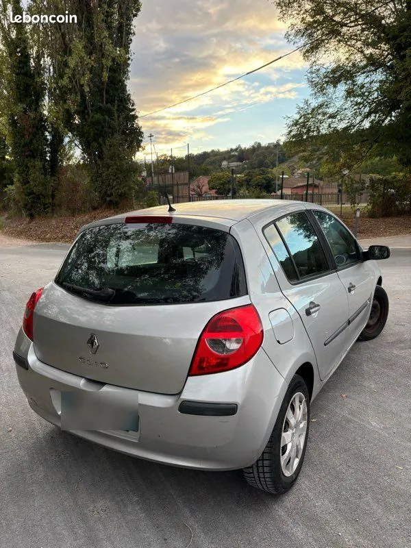 Renault Clio 2008 photo 3