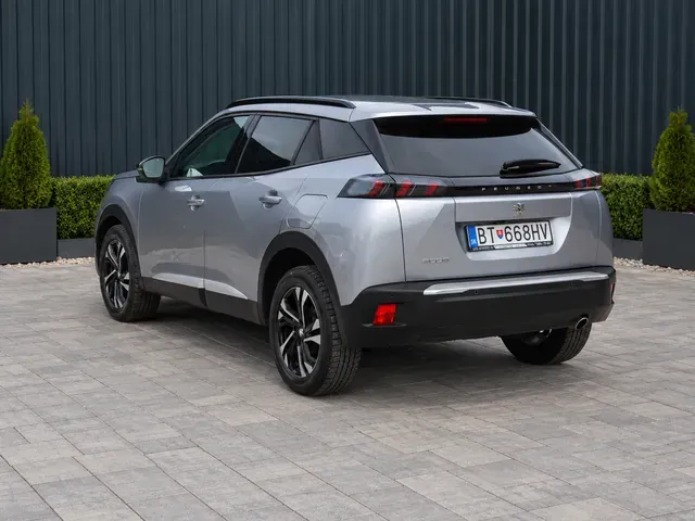 Peugeot 2008 2022 photo 3