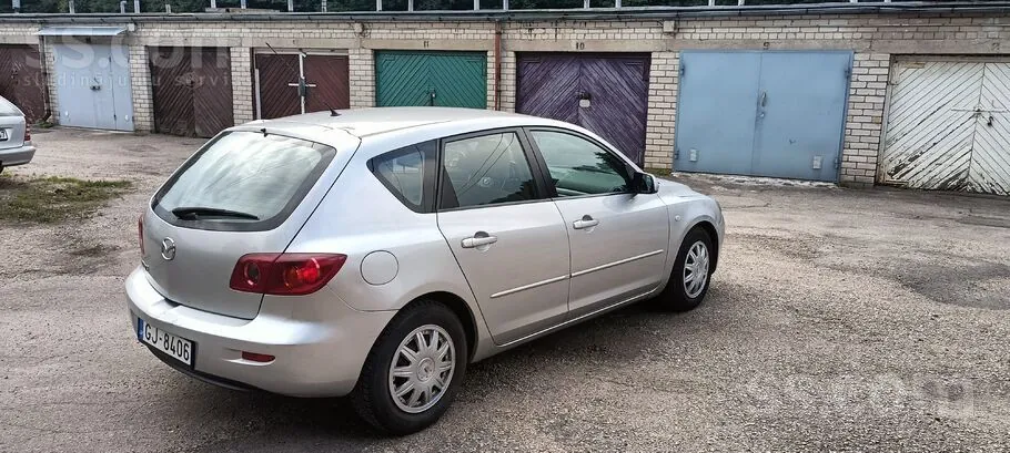 Mazda Mazda3 2004 photo 3