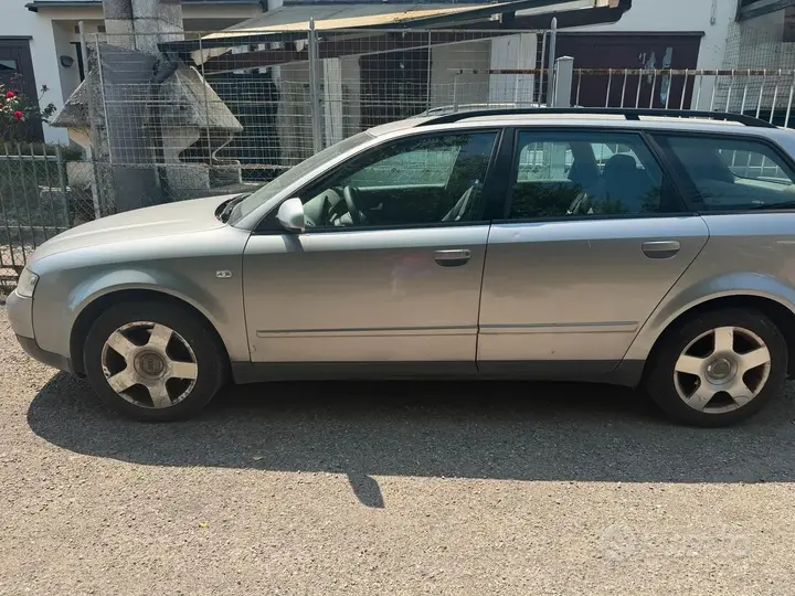 Audi A4 2002 photo 2