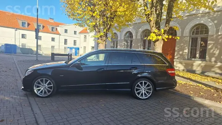 Mercedes-Benz E350 2009 photo 4