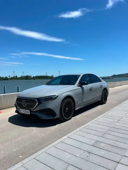 Mercedes-Benz E-Class 2024 photo 2